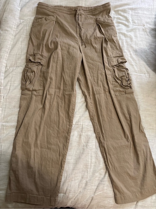 Athleta Pants - Athleta Cargo Pants in Tan